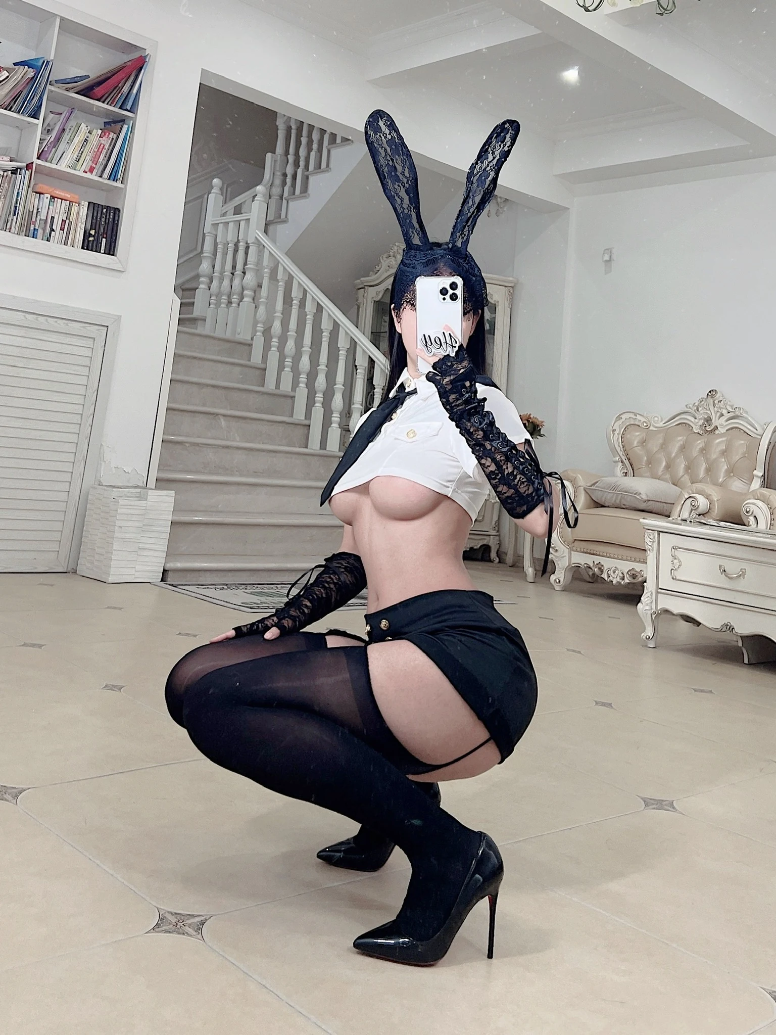 张老师 – 兔女郎制服 12P